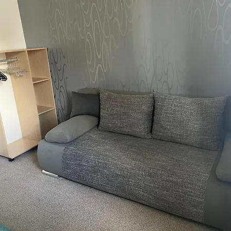 Ferien-, Monteurswohnung In Apartman