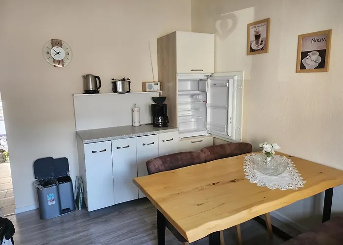 Ferien-, Monteurswohnung In Appartement *